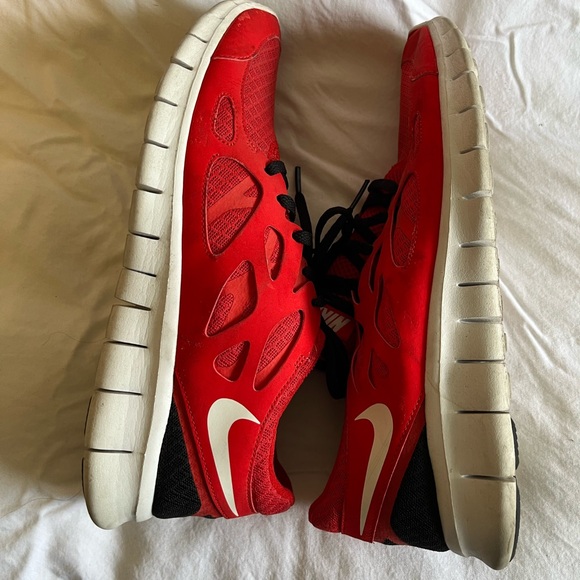 👟🌺Nike sneakers in red, black and white - Picture 6 of 9